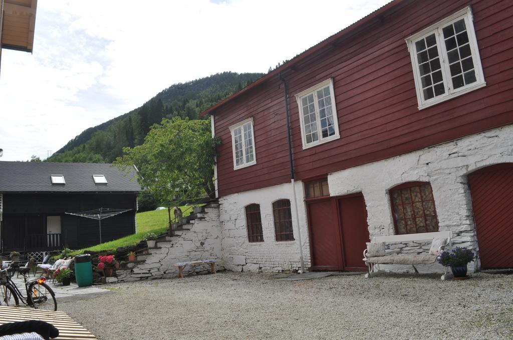 Hotel Dosen Gard Luster Exterior foto