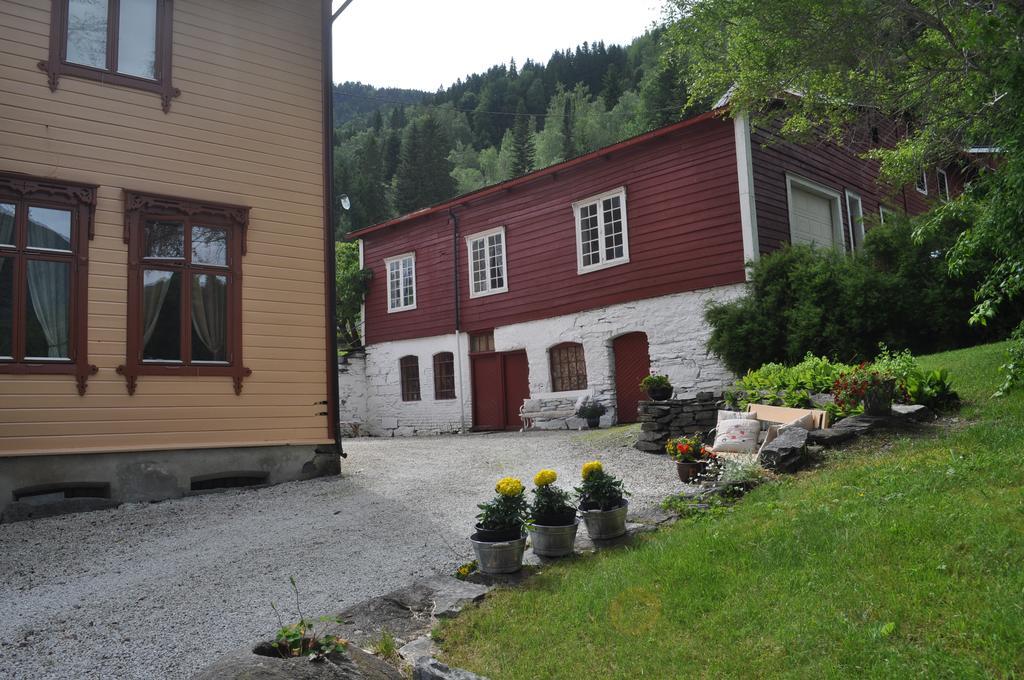 Hotel Dosen Gard Luster Exterior foto