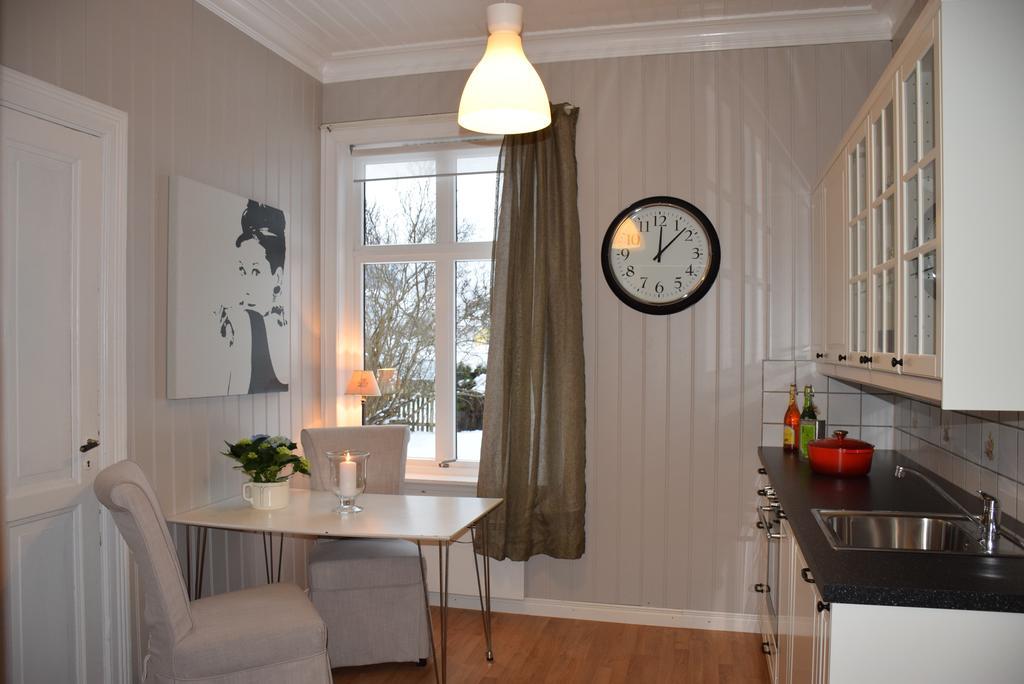 Hotel Dosen Gard Luster Habitación foto